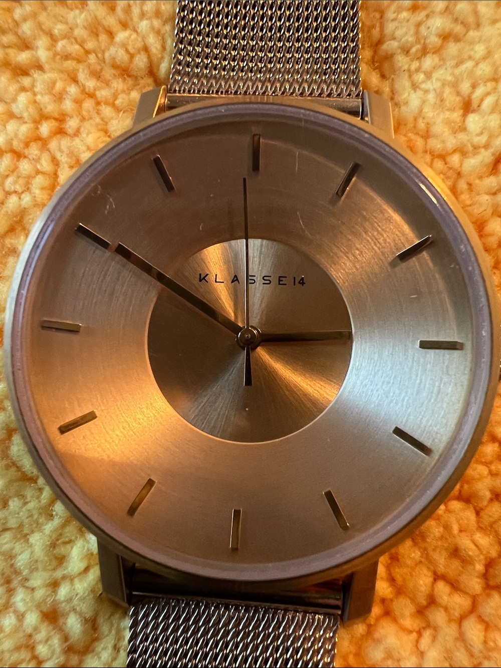 Men's Gold Color Mesh Bracelet Watch - Minimalist Design